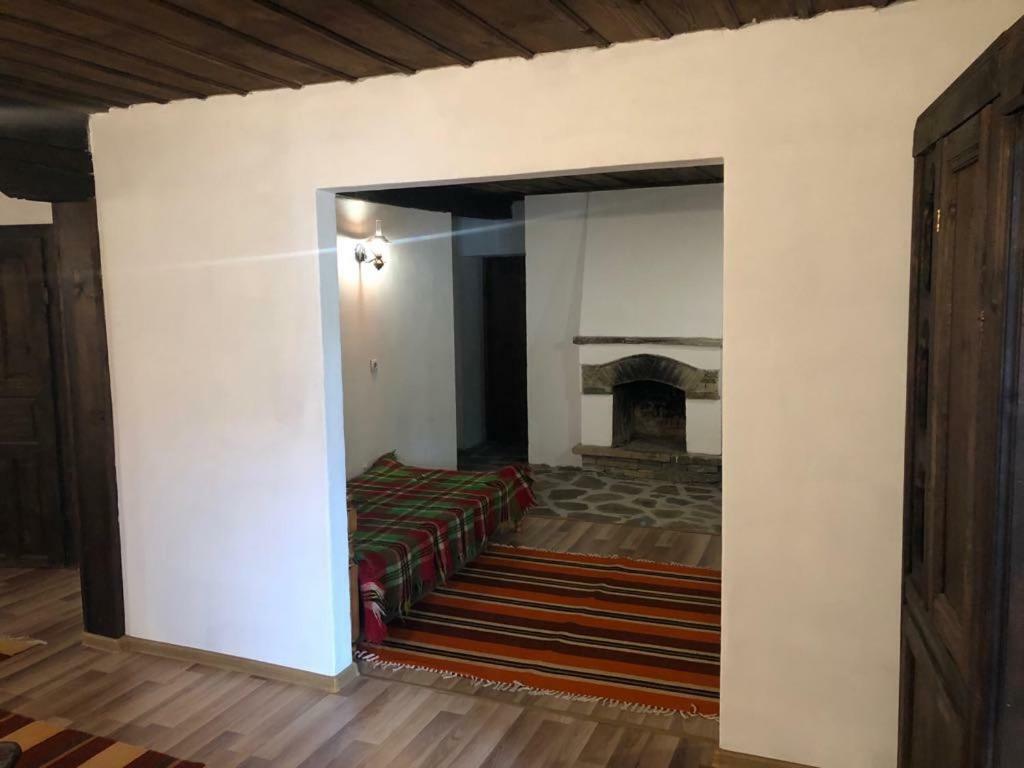 Bazoteva House Гостьовий будинок Ковачевіца